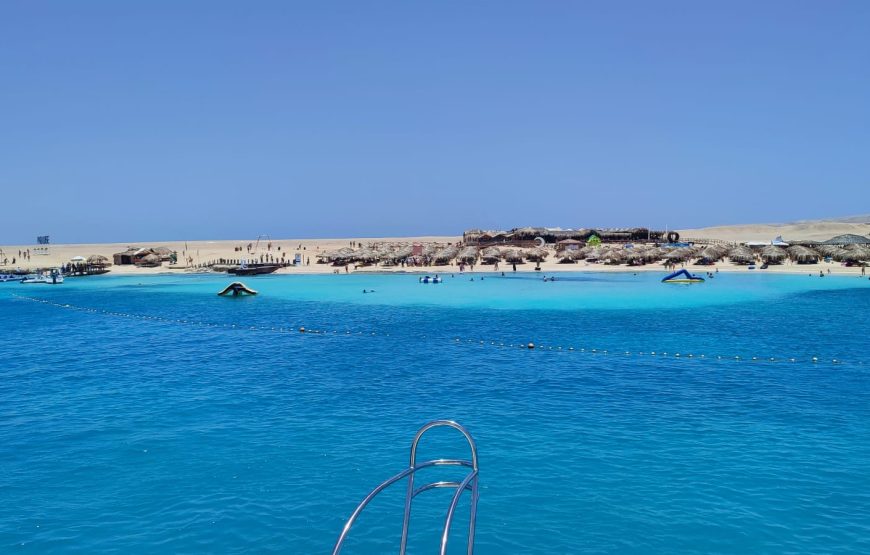 Paradise Island Tour – Hurghada Travel VIP